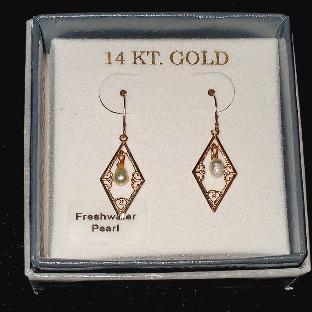 14 KT Gold Fresh Water Pearl Earrings